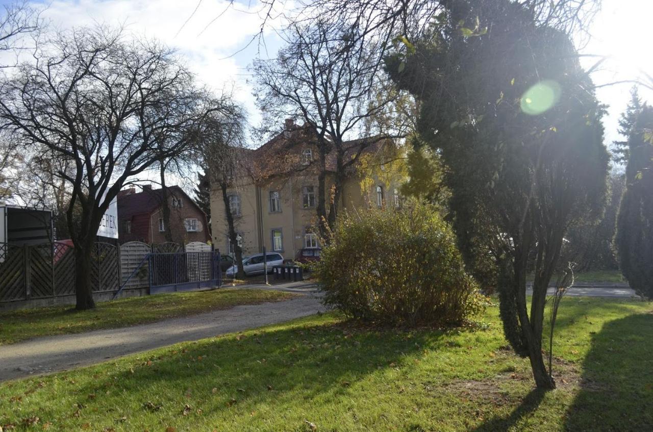 Dom Otwarty Apartment Jelenia Góra Екстериор снимка