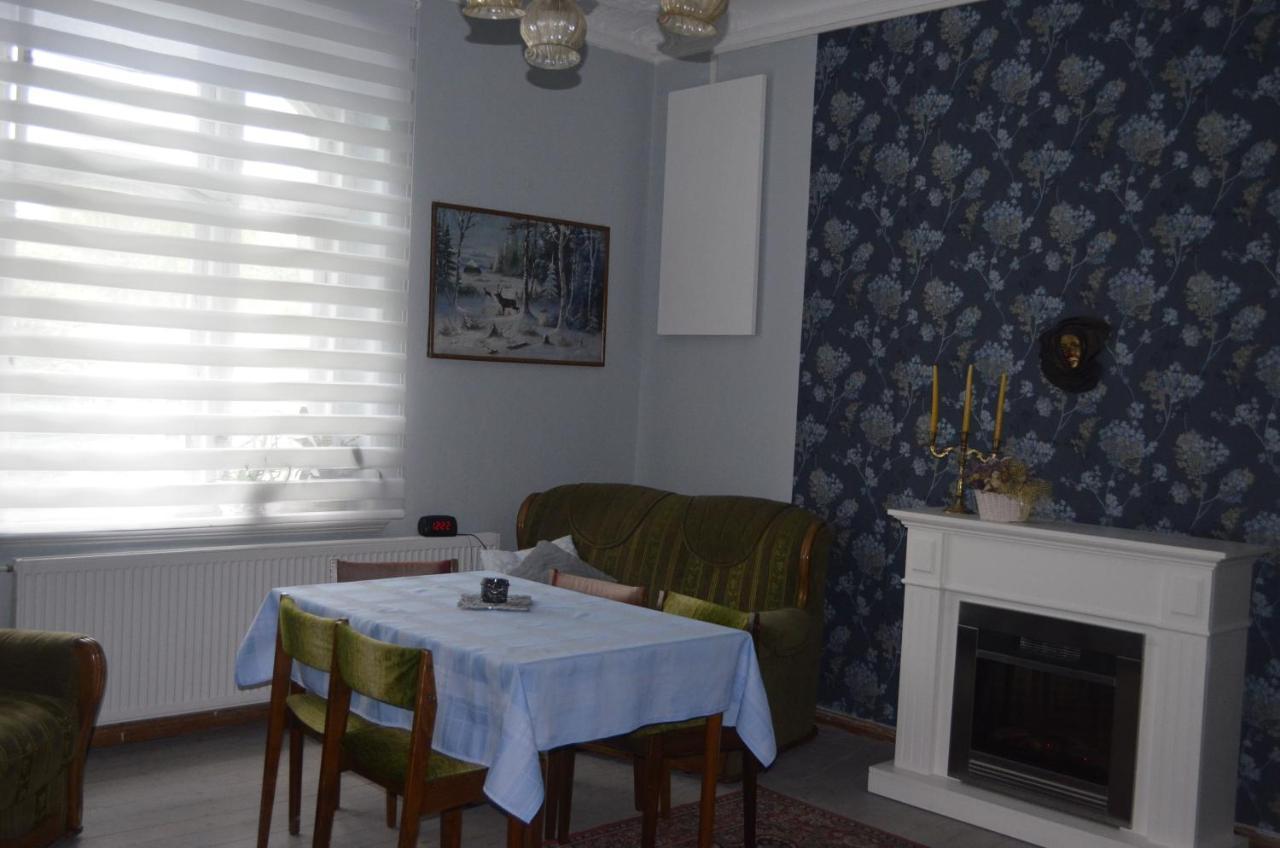Dom Otwarty Apartment Jelenia Góra Екстериор снимка