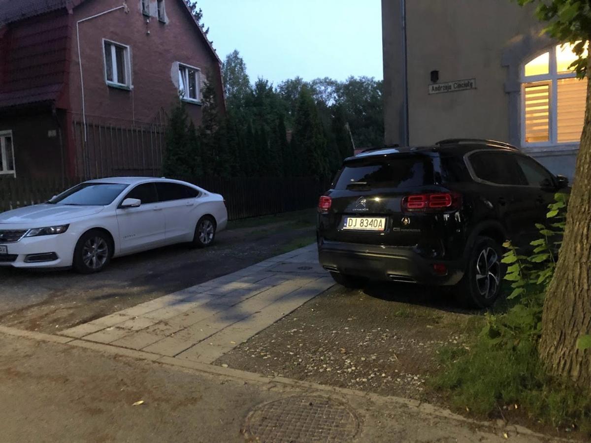 Dom Otwarty Apartment Jelenia Góra Екстериор снимка